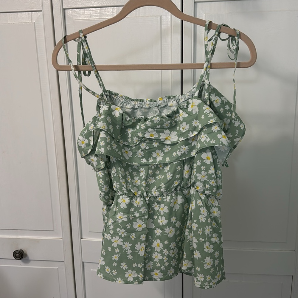 NWT HEYSON Green floral ruffled smocked adjustable strap boho tank top blouse - Picture 3 of 5